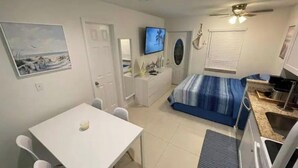 Unclassified image, 4 of 33, button - ★Aqua Studio ★5 min to Beach ★ (Fort Lauderdale)