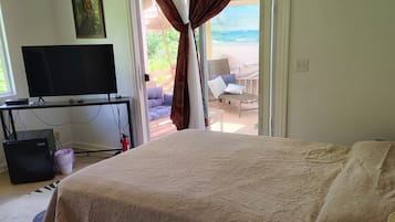 Junior Studio Suite | Premium bedding, free WiFi, bed sheets