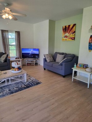 Living area - Hoomaikai Blessing's (Keaau)