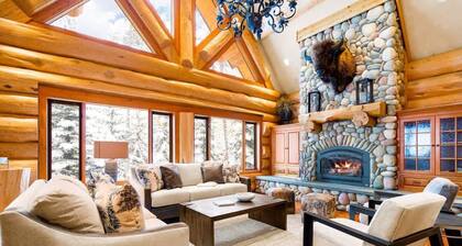 Grand Alpine Lodge, Ski In/Out, Hot Tub, Sleeps 20