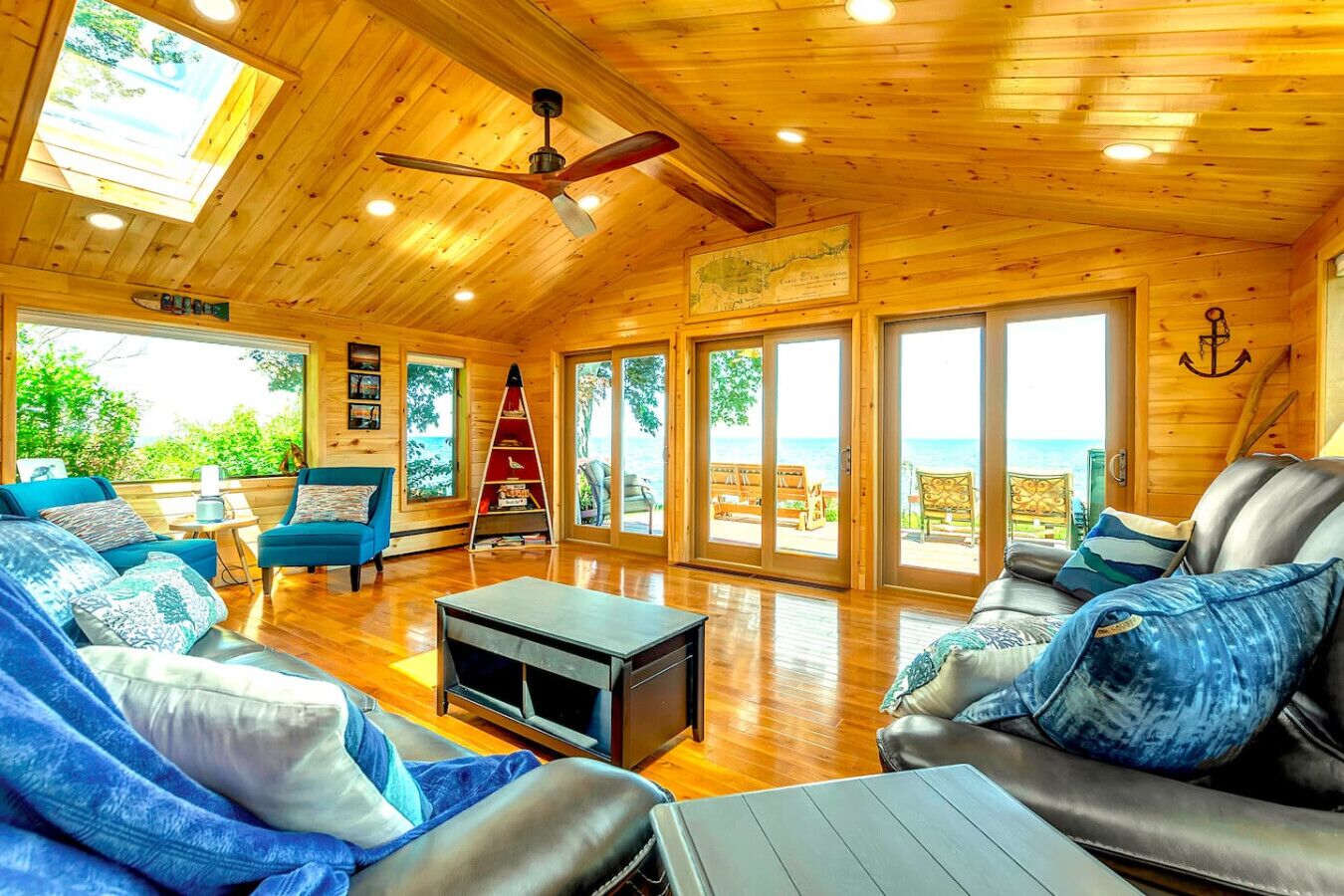 Smart TV, fireplace, stereo