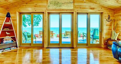 Private Lakefront Cottage Retreat near Niagara