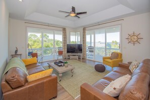 House, Multiple Beds, Ocean View | Living area - 619 Porpoise Circle (Fripp Island)