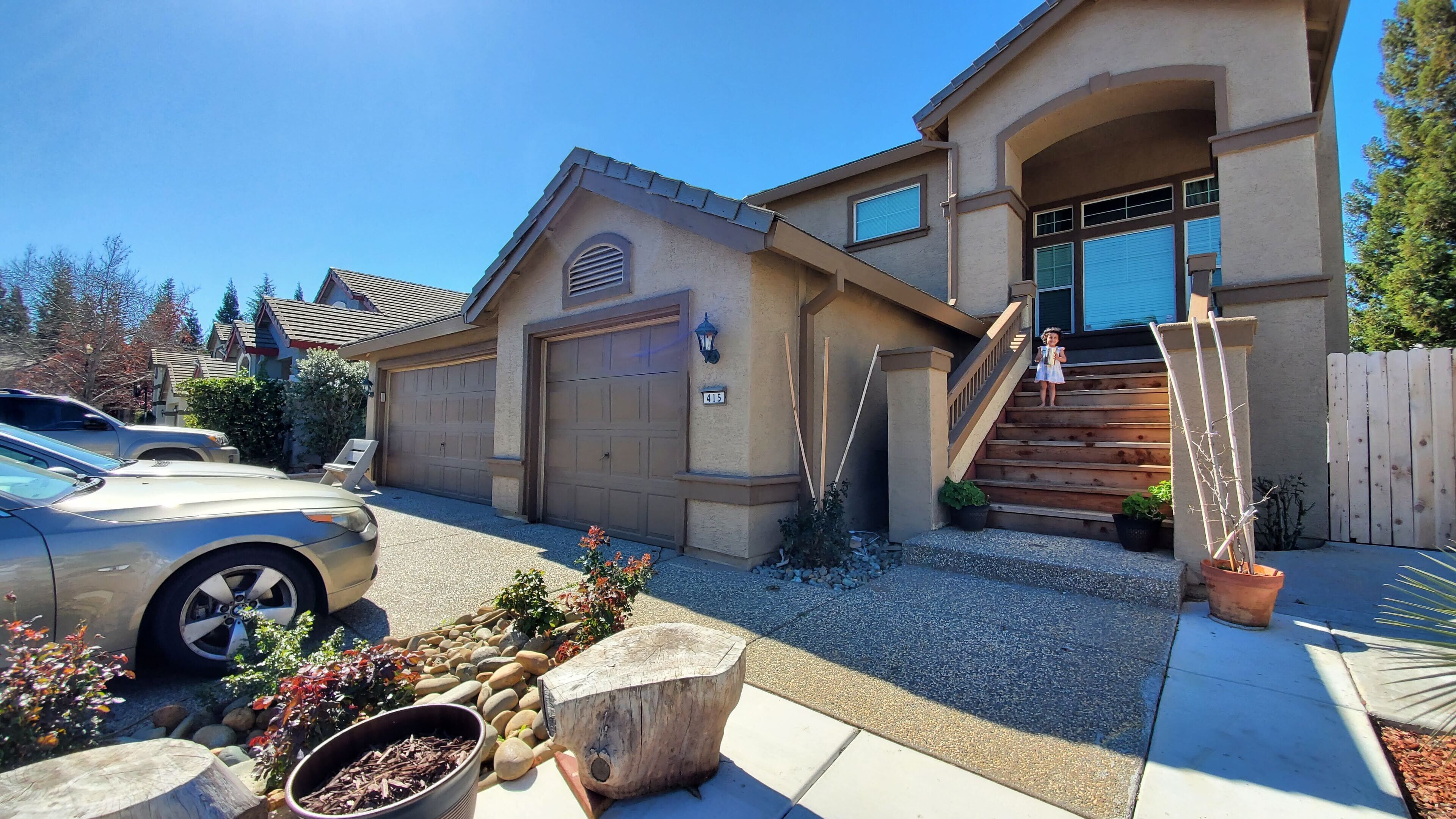Heart of Folsom - Large house with game room