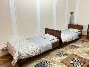 4 bedrooms, iron/ironing board, free WiFi, bed sheets