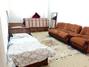 4 bedrooms, iron/ironing board, free WiFi, bed sheets