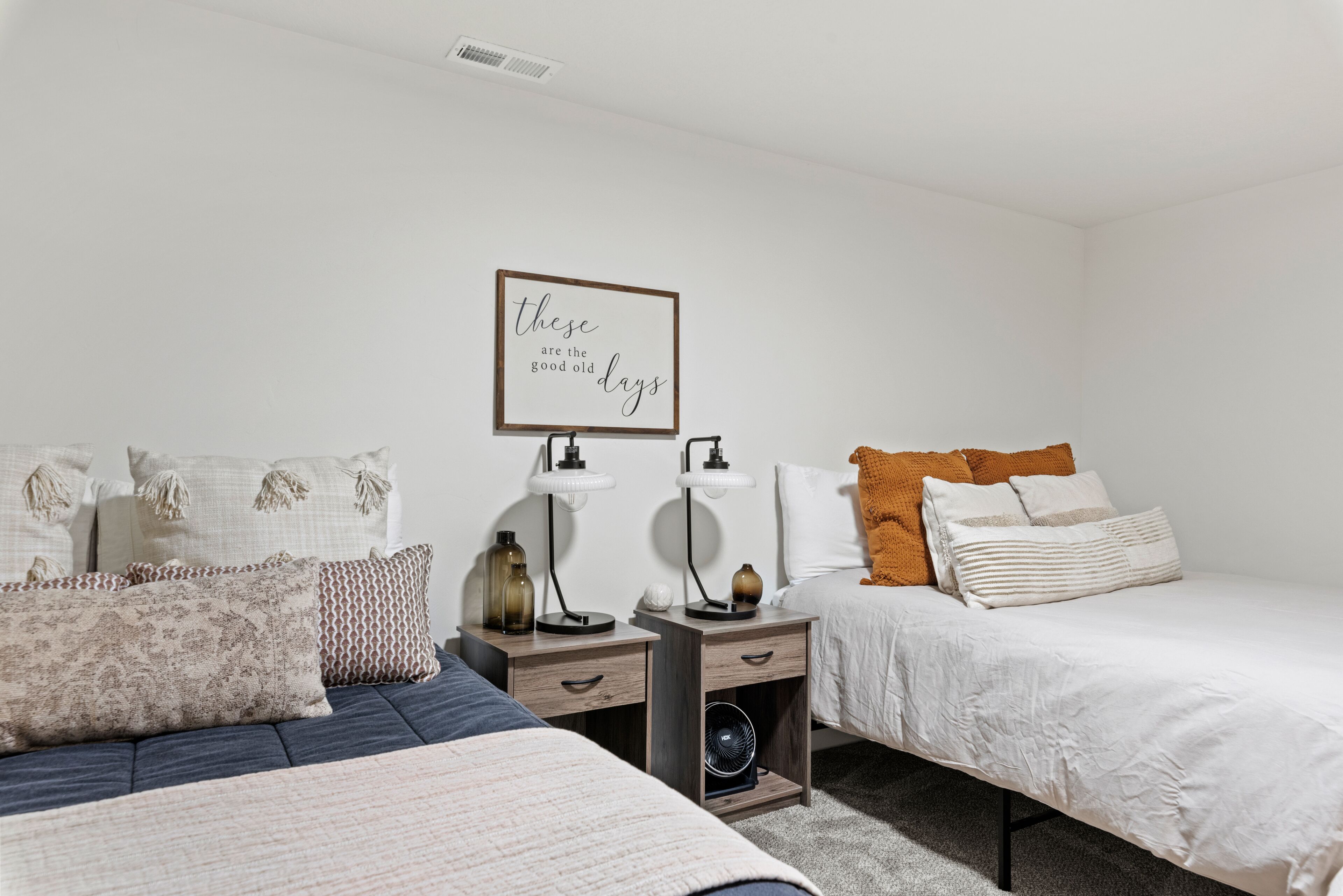 2 bedrooms, travel crib, free WiFi, bed sheets