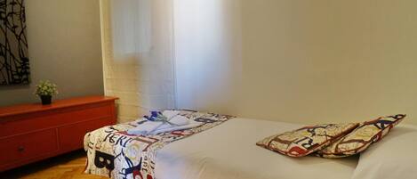 3 habitaciones, internet y ropa de cama