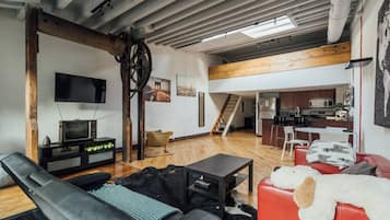 Smart TV, books, offices