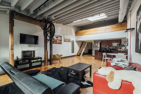 Smart TV - ☆ LUXURIOUS OLD CITY PENTHOUSE ☆ (Philadelphia)