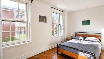 2 bedrooms, desk, iron/ironing board, free WiFi