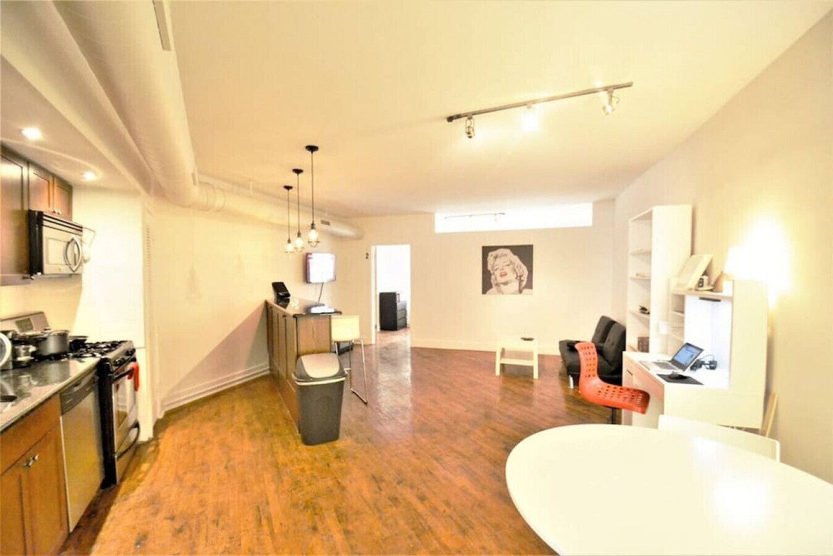 ☆ OLD CITY OASIS - SPACE, LIGHT, SERENITY ☆