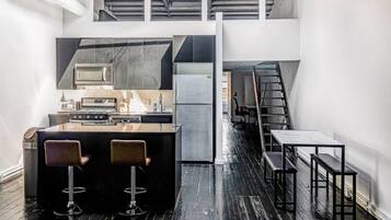 KylskÄp, mikrovÄgsugn, ugn och spishÀll