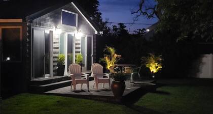 Immaculate Waterfront 2 bedroom!