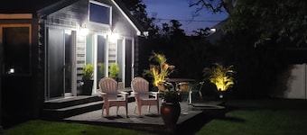 Immaculate Waterfront 2 bedroom!