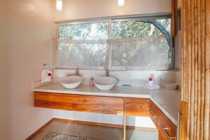 Shower - Beachfront Air Suites #5 (Playa Guiones)