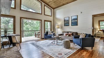 Smart TV, fireplace, computer monitors