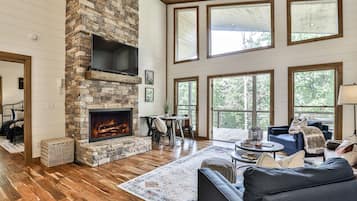Smart TV, fireplace, computer monitors
