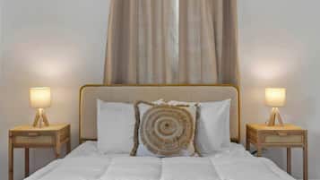 2 slaapkamers, bedden met traagschuimmatras, een bureau