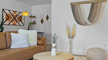 Een televisie en een kantoor