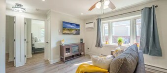Modern Seaside Condo, 2 Blocks to Sand+ Parking