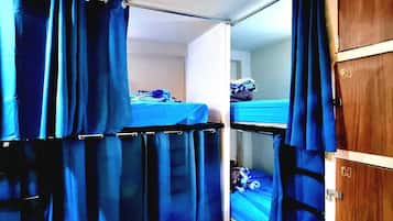 Dormitorio compartido estándar | Wifi gratis y ropa de cama