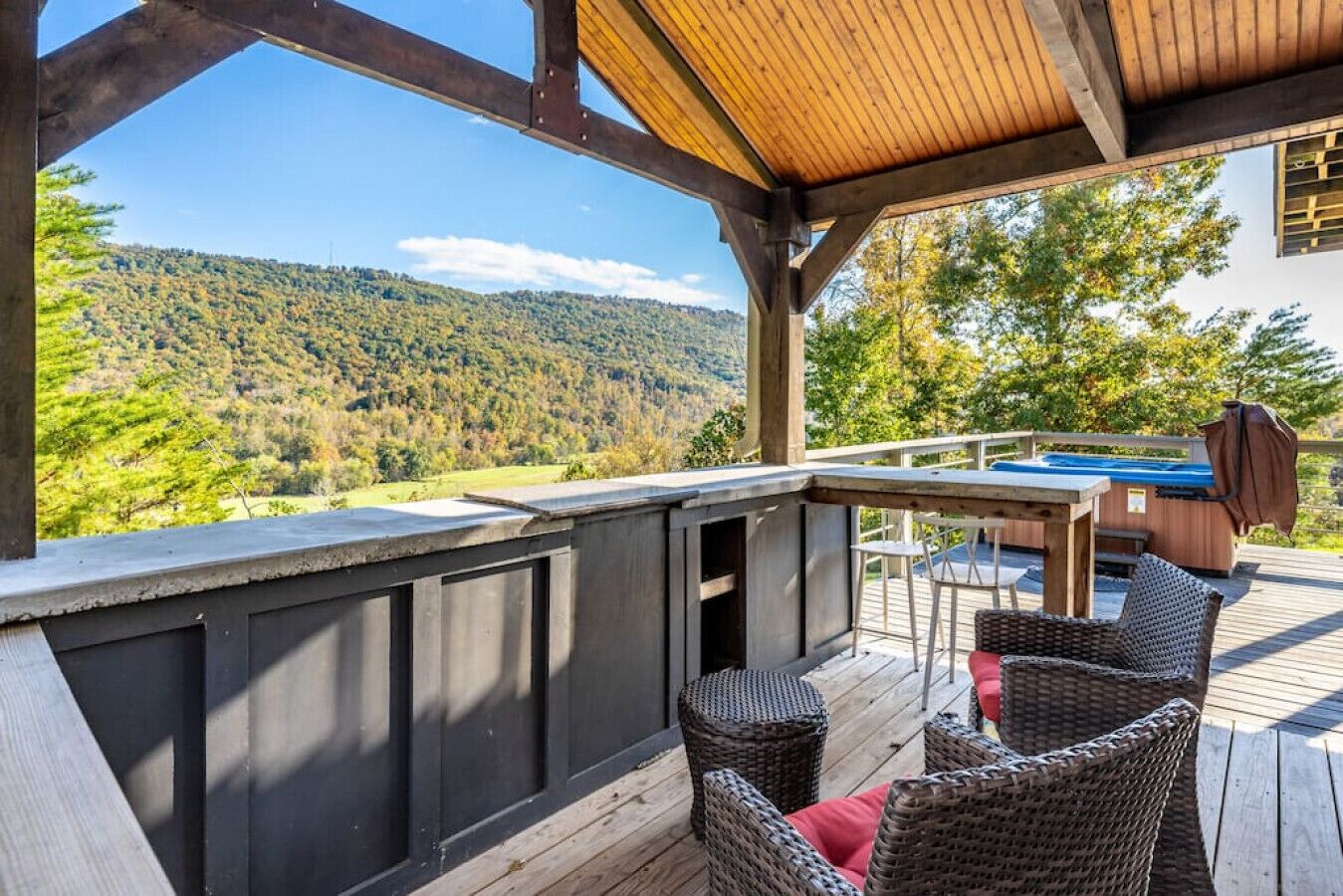 Outdoor spa tub