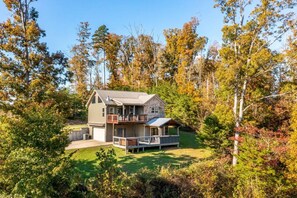 Exterior - Treetop Retreat - Amazing Views, Hot Tub, Secluded (Wildwood)