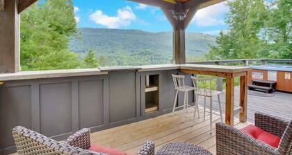 Treetop Retreat - Amazing Views, Hot Tub, Secluded