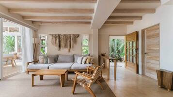 Smart TV, books, stereo