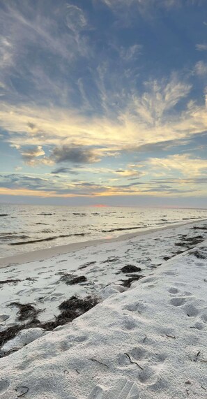 Una spiaggia nelle vicinanze
