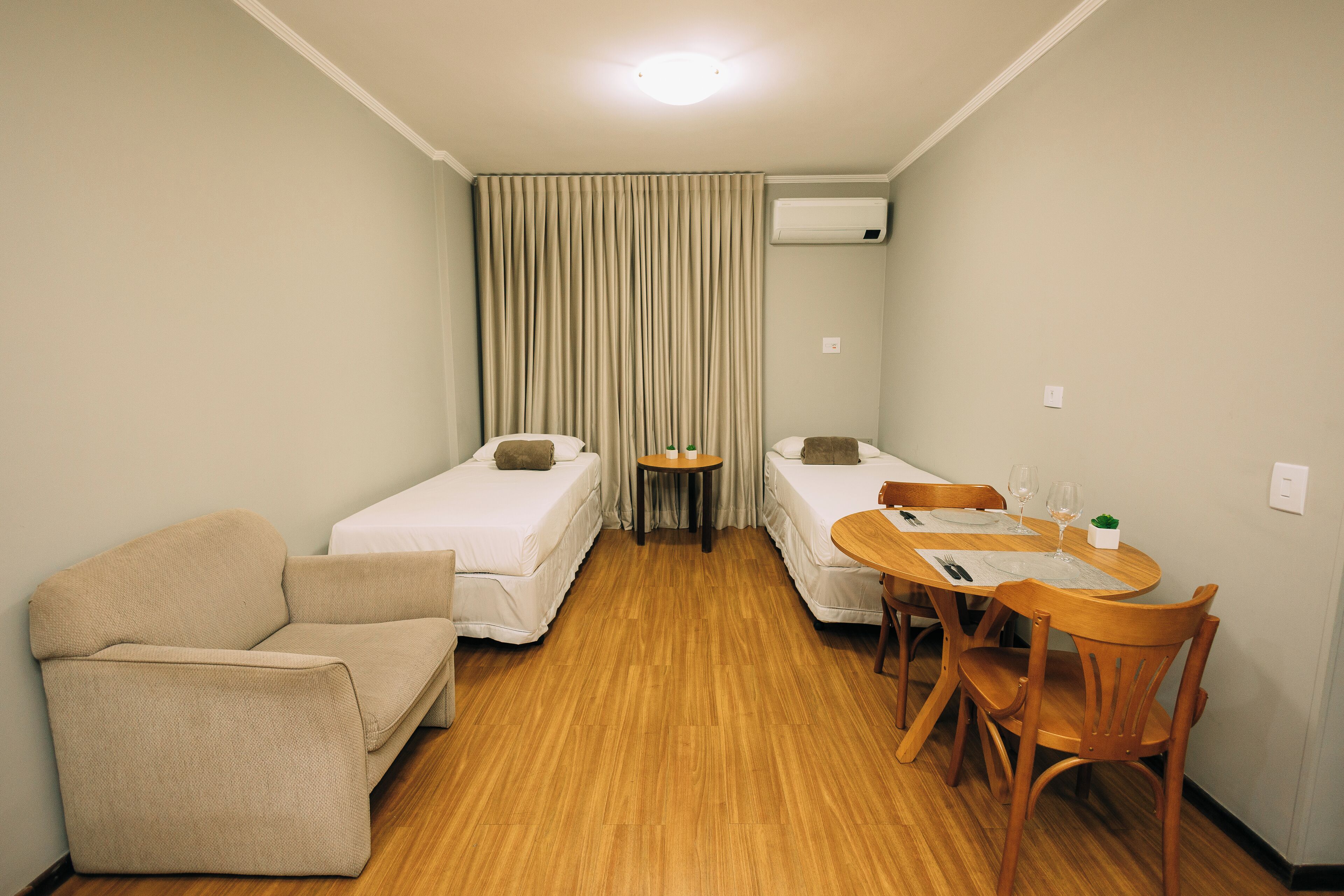 Apartamento superior | Área de estar | TV LED 39 polegadas com canais a cabo