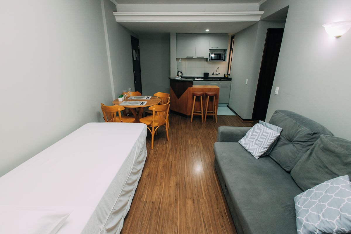 Apartamento superior | Área de estar | TV LED 39 polegadas com canais a cabo