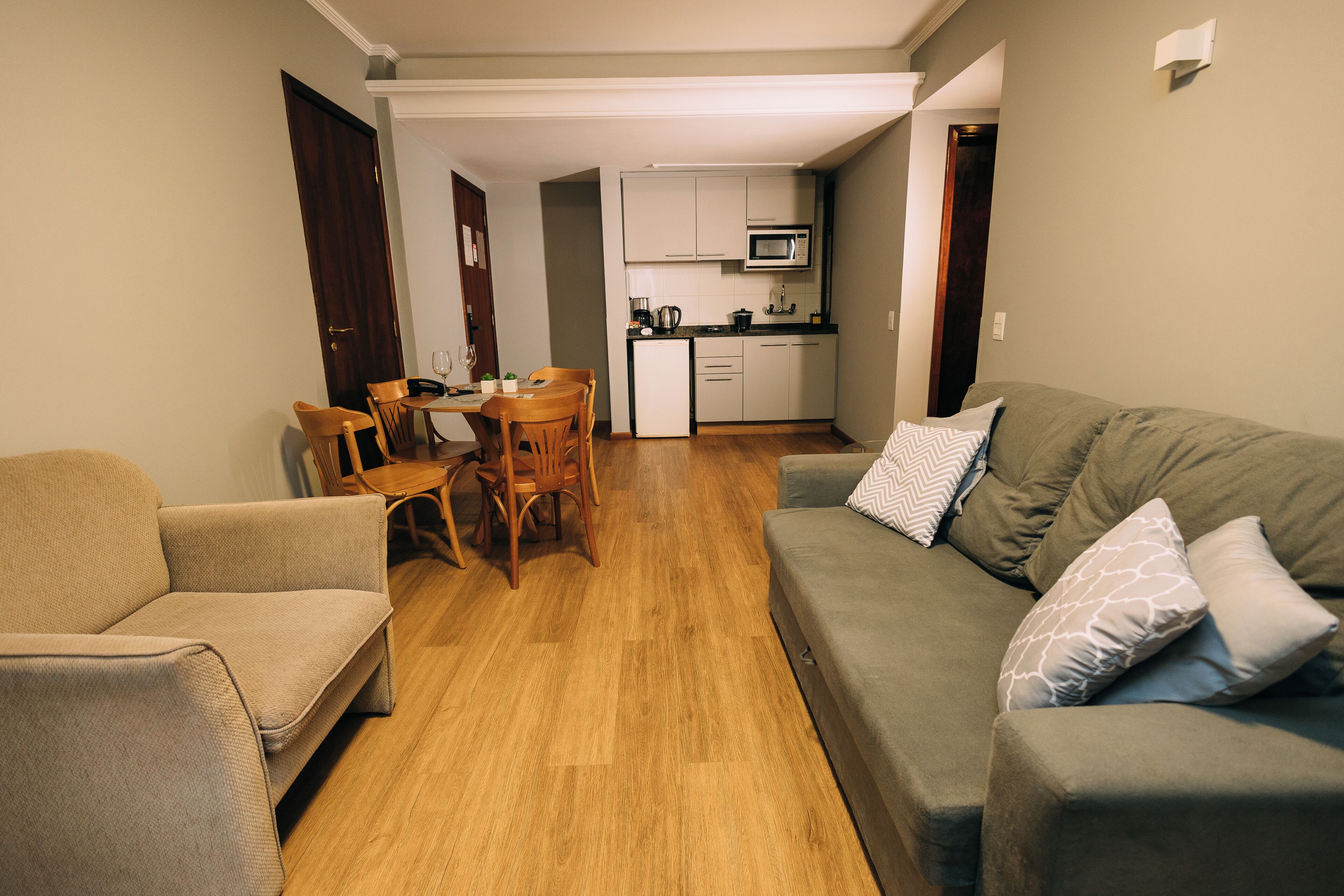 Apartamento superior | Área de estar | TV LED 39 polegadas com canais a cabo