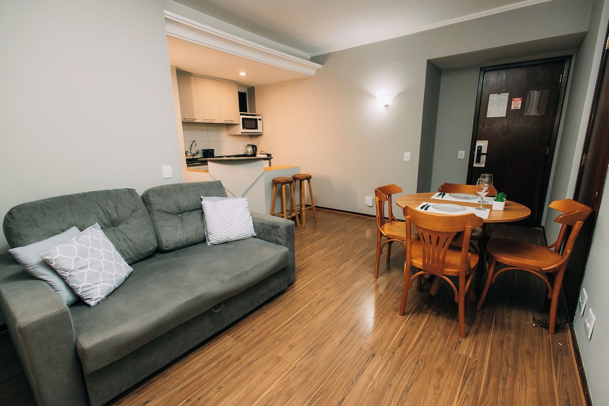 Apartamento superior | Área de estar | TV LED 39 polegadas com canais a cabo