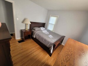 2 Schlafzimmer, Reisekinderbett, WLAN, Bettwäsche