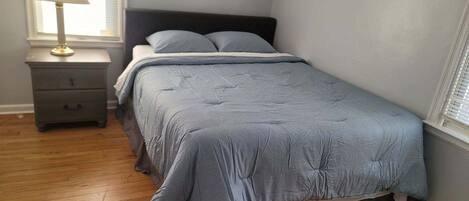 2 bedrooms, travel cot, WiFi, bed sheets