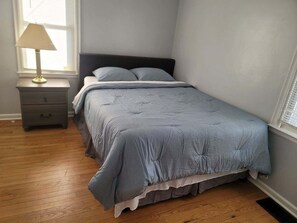 2 bedrooms, travel cot, WiFi, bed sheets