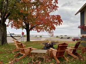 Terrace/patio - Avalon Guesthouse : Eastside Suite (Grand Marais)