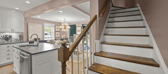 Beautiful 3-Bdrm Home <> Park 2 Cars <> King Bed