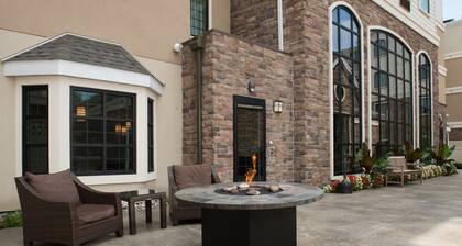 King Suite | Pool & Whirlpool access