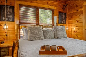 5 bedrooms, iron/ironing board, free WiFi, bed sheets