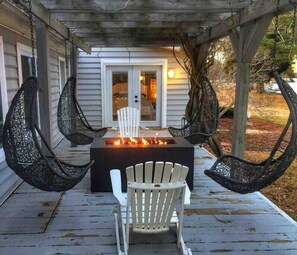 Terrace/patio - Breathtaking Waterfront Estate (Neavitt)