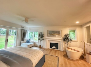 6 bedrooms, desk, iron/ironing board, WiFi - Thorneton Point Estate (Easton)