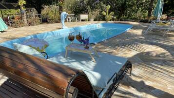 Basic Cottage | Living area | Flat-screen TV