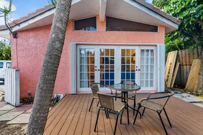 Family Apartment | 2 bedrooms, soundproofing, iron/ironing board, free WiFi - Coco Bay Condos (Fort Lauderdale)