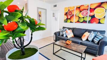 Deluxe Apartment | 2 bedrooms, soundproofing, iron/ironing board, WiFi (free)