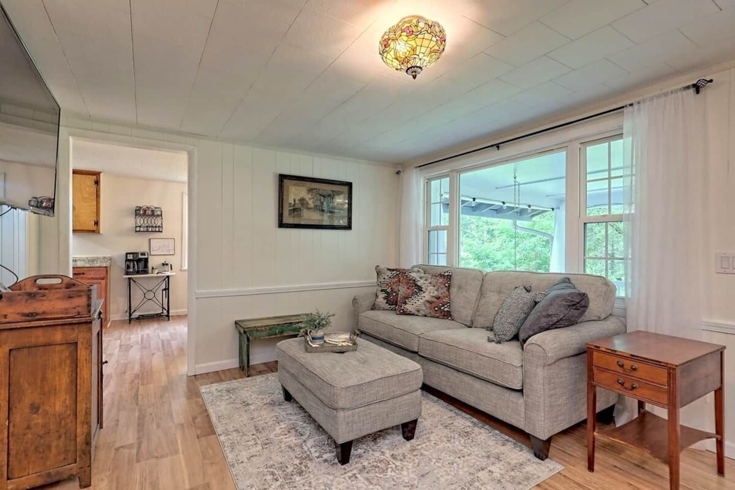 Smart TV, fireplace, offices