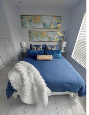 3 室のベッドルーム、WiFi (無料)