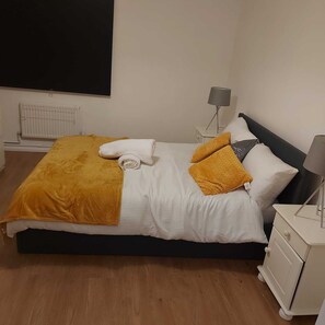 2 habitaciones, wifi gratis y ropa de cama